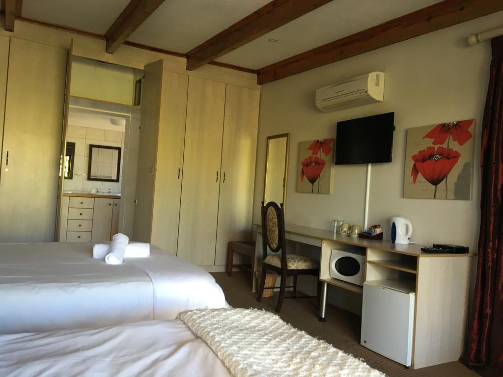 Smart Villa Guest House Ист-Лондон Экстерьер фото