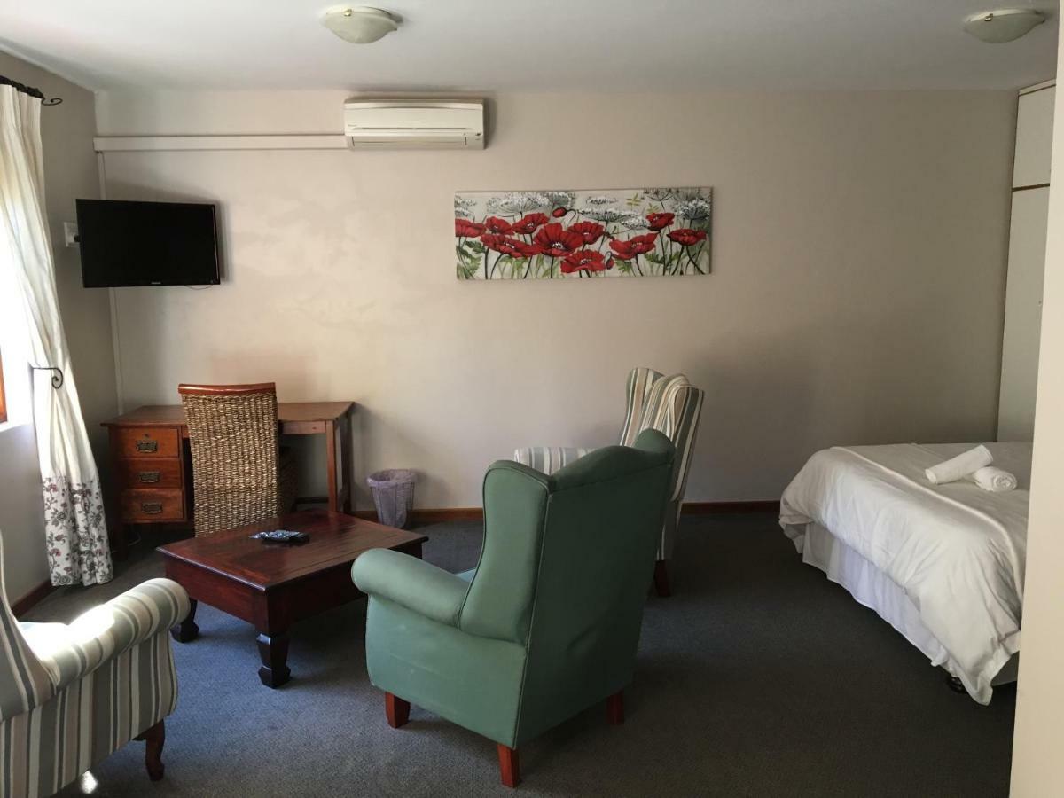 Smart Villa Guest House Ист-Лондон Экстерьер фото